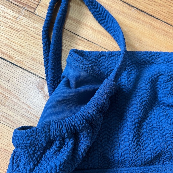 Abercrombie and Fitch Navy Blue Textured Bikini Top XXS Curve Love - Picture 3 of 7